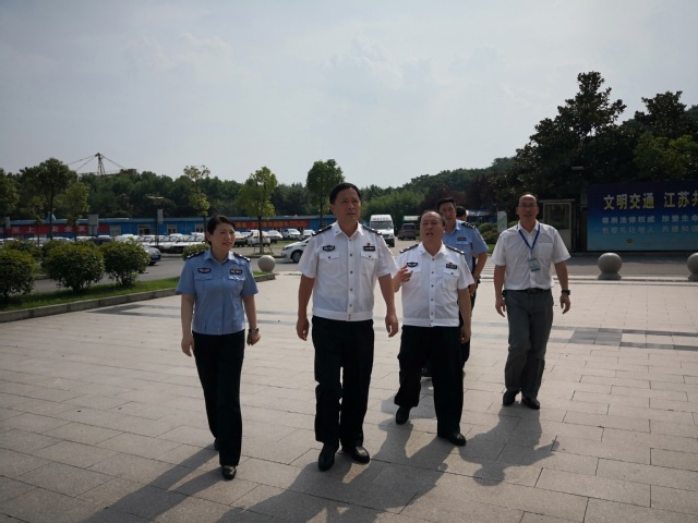 2018年7月10日下午,南京市公安局王秉德副局长在市车管所金良所长的